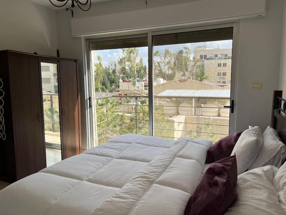 Ronza Elegant Apartment Amman Eksteriør billede